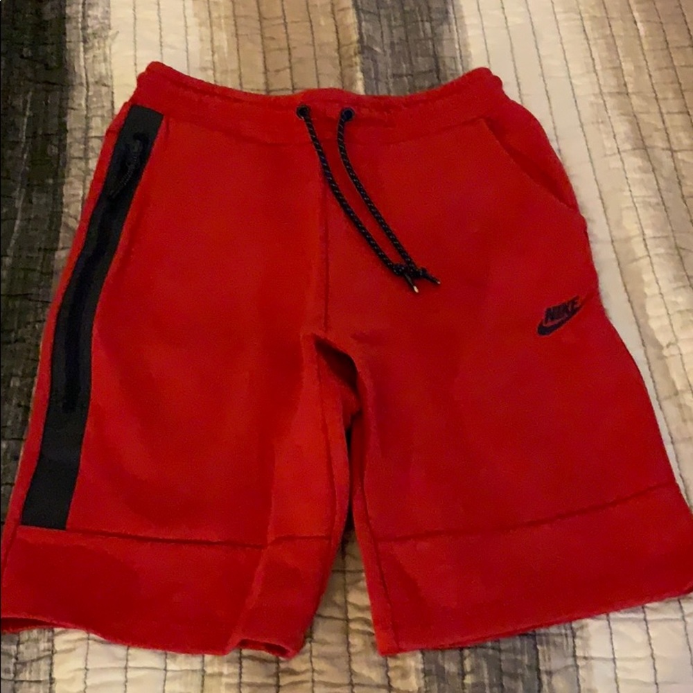 Men’s Nike Tech shorts